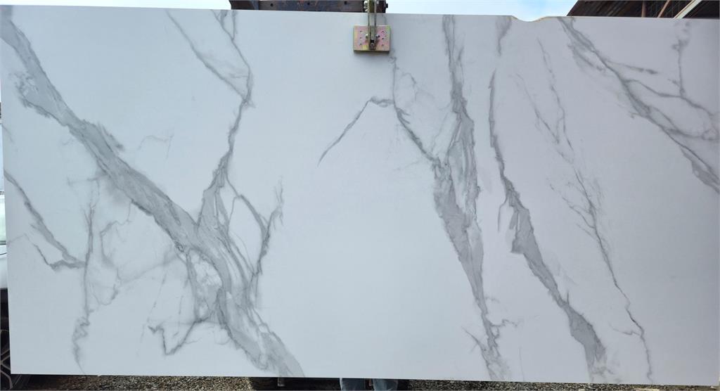 Piedra Sinterizada Calacatta  White 12mm - Mate
